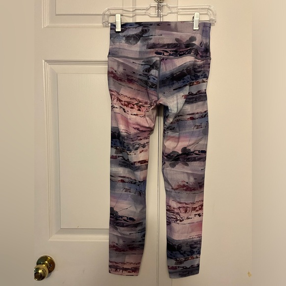 Lululemon Wunder Under Leggings in Sunrise Silhouette Multi π π π
 β€οΈ - Picture 4 of 5